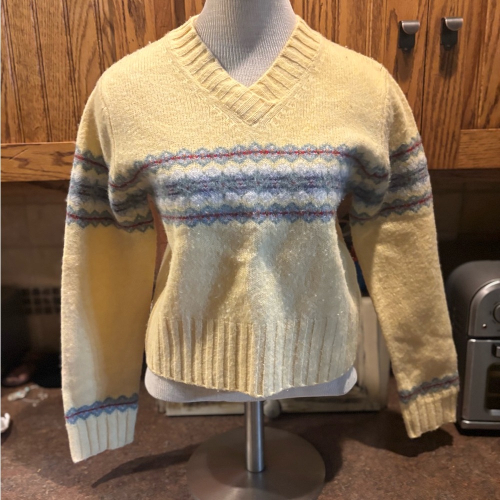 Abercrombie & Fitch Yellow V-Neck Sweater with Multicolor Accents